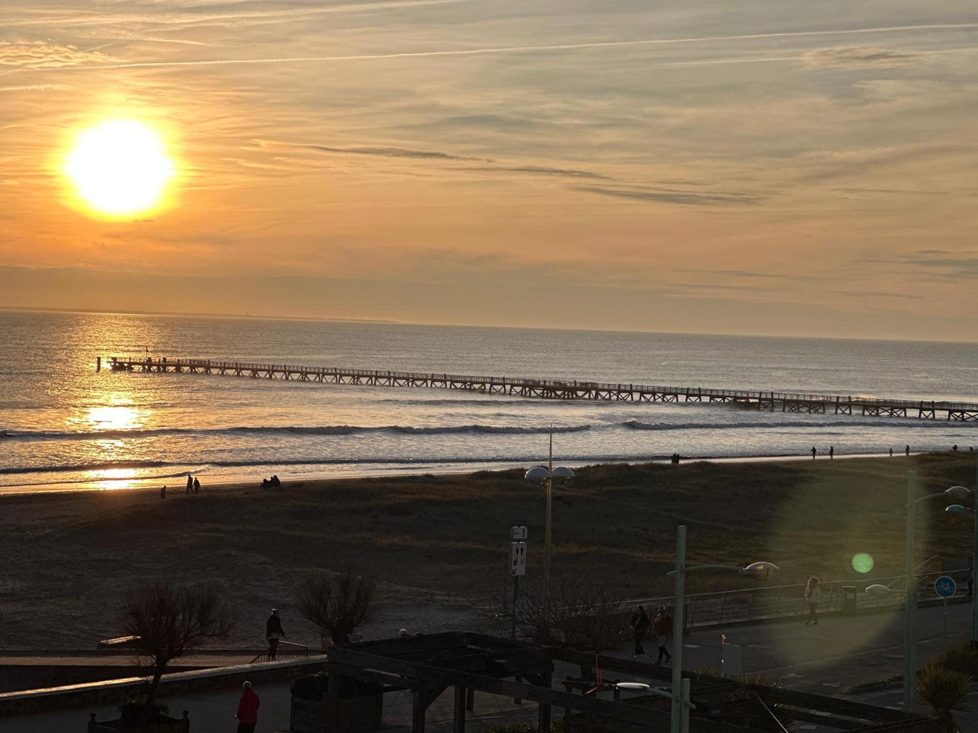 Bord De Mer Vue Panoramique Avec Parking Prive 圣让-德蒙 外观 照片